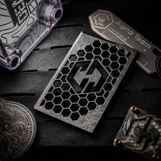 TOP DAWN Light Bee TC21 Titanium Card Knife